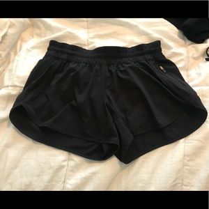 Lululemon Tracker Shorts (4”) Black